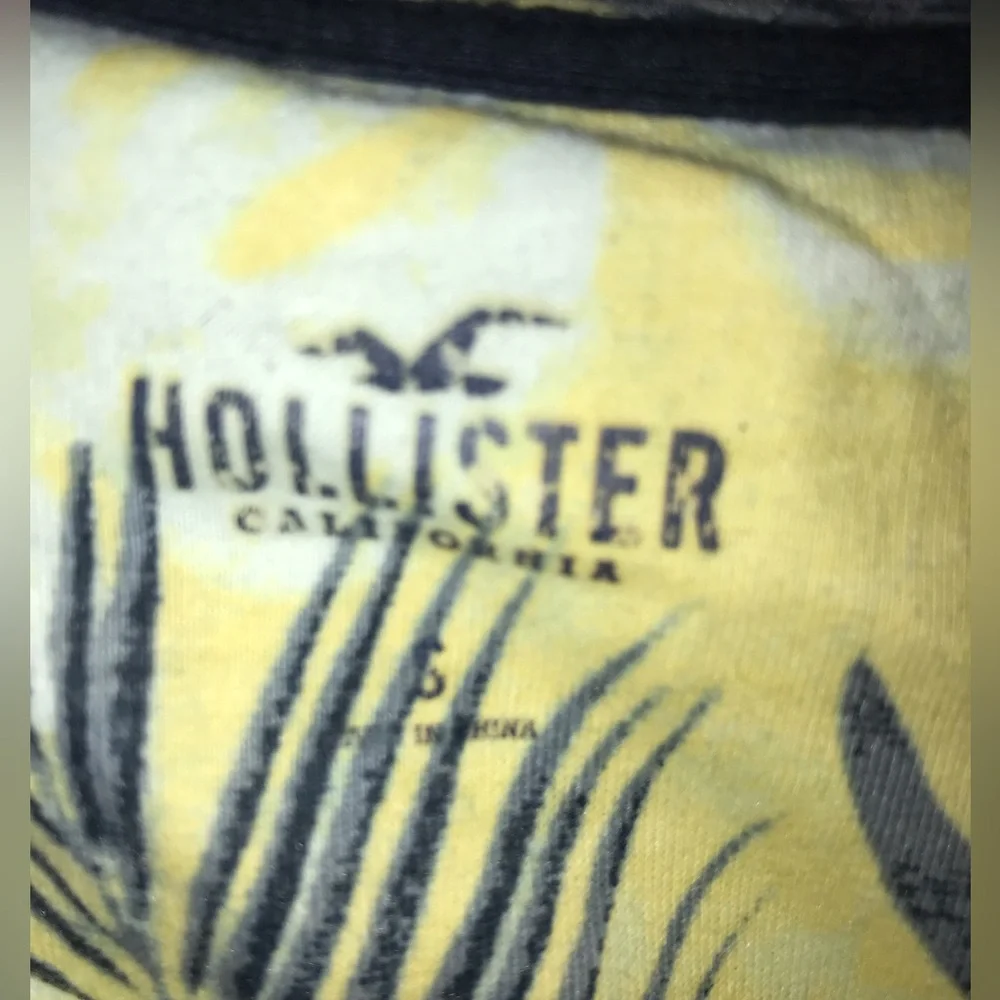 Hollistor t-shirt. Size small - Picture 2 of 5